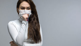 Jiřina (34): Ležím doma s covidem a manžel na mě řve, že jsem mu tím zničila život