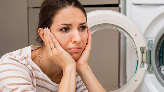 Zdeňka (37): Našla jsem v pračce kalhotky, které nám obarvily prádlo. Bohužel nebyly moje