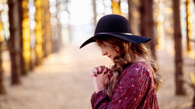 Karin (40): Ve snu se mi stále drolily zuby. Po překvapivém vysvětlení jsem musela rychle jednat