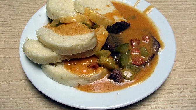 Nejlepší znojemská omáčka: Kyselé okurky jí v téhle podobě dodají tu správnou chuť