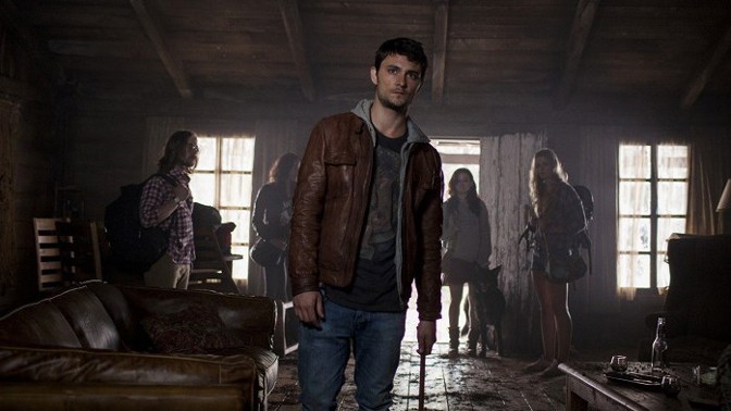 Legendární horor Lesní duch v novém hávu: Náklaďák plný krve a šílená scéna se zvratky