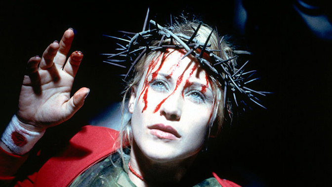 Skutečné pozadí hororu Stigmata: Tvůrci se inspirovali nálezem Tomášova evangelia, které církev odmítá