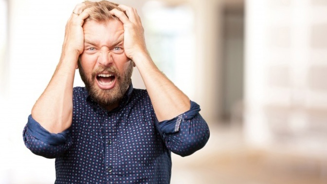 Filip (45): Manželka mi ve vzteku zničila věc, ke které se vážou vzpomínky. Přemýšlím, jak jí to vrátím