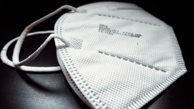KN95 není FFP2: Jak nenaletět při koupi respirátoru a jak s ním zacházet, aby vydržel co nejdéle