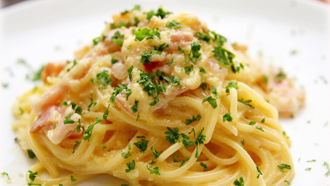 Špagety carbonara jako od šéfkuchaře: Potřebujete jen těchto sedm surovin