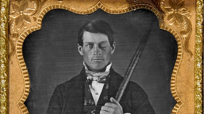 Phineas Cage měl štěstí, jaké jiní lidé nemohou čekat. Kovová tyč mu projela mozkem a on přesto přežil