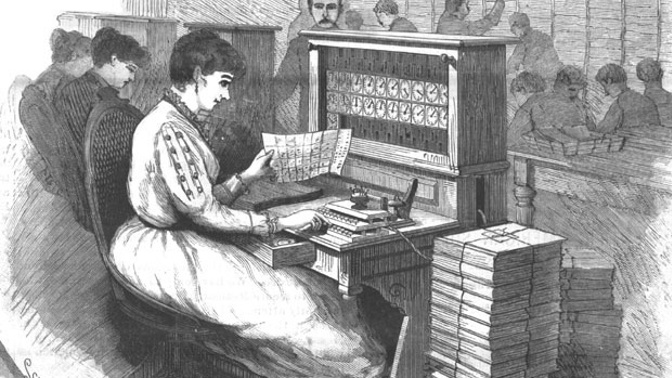 První elektrický stroj, který pomáhal při sčítání lidu, byl od společnosti Hollerith a využili jej prvně v roce 1890