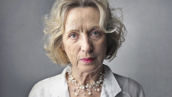 Běla (65): Viděla jsem snachu, jak má videohovor a dělá něco nepřístojného. Syn to ještě neví