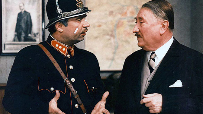 Partie krásného dragouna: Menšík dojížděl na plac z protialkoholního, Marvan zase cvakal novými zuby