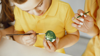 Tipy na zdobení velikonočních vajíček: Tentokrát trochu netradičně, vyhrajte si s jejich podobou