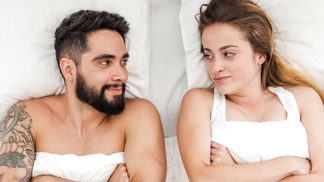 Muži versus ženy: 10 zpovědí o ideálním milování. Je lepší romantika, nebo rovnou tvrdě na věc?