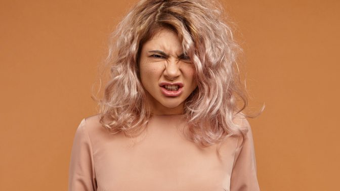 Lucie (31): Přítel požádal na firemní akci o společný pokoj s kolegyní. Důvod mi vyrazil dech