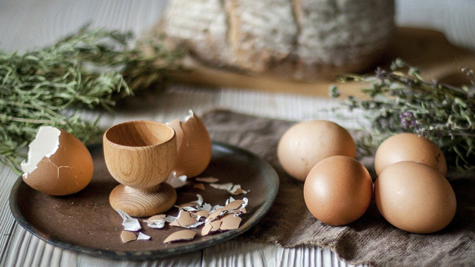 Jak uvařit vejce, aby se dalo snadno oloupat. Řešení je vážně jednoduché