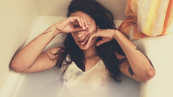 Adéla (24): Přítel mě podvedl, tak jsem se mu chtěla pomstít. Jenže teď se cítím ještě hůř