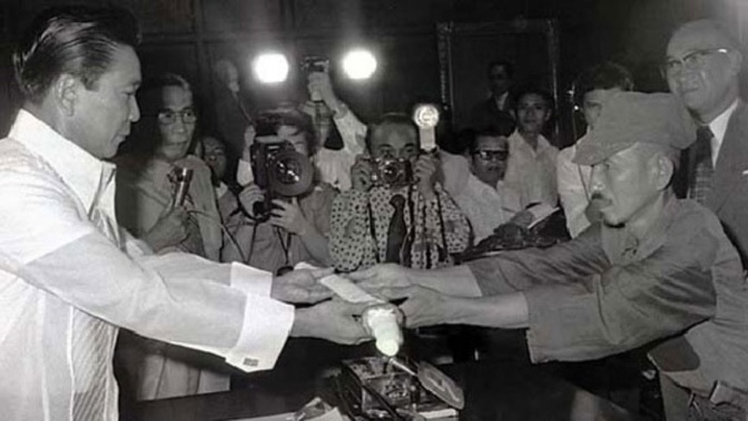 9. března roku 1974 Hiró Onoda přestal bojovat ve druhé světové válce. O dva dny později složil zbraně do rukou filipínského prezidenta