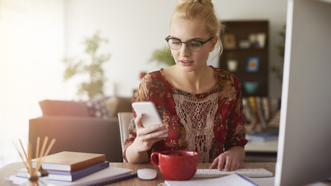 Co nosit na home office? Inspirujte se elegantními a pohodlnými kousky, se kterými vás žádný videohovor nezaskočí