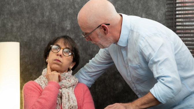 Blanka (54): Manžel chodil každý večer za sousedem. Nestačila jsem se divit, co spolu dělají