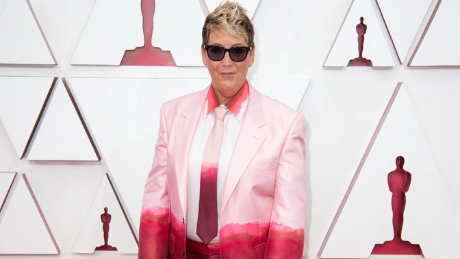 Módní výstřelky na Oscarech 2021: 3 nejbizarnější počiny, které se vážně nepovedly