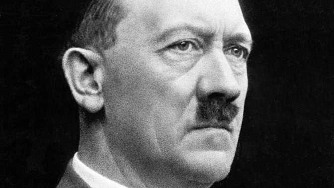 Hitlerova milovaná fena Blondi: Vůdce ji otrávil kyanidem, neušetřil ani její malá štěňata