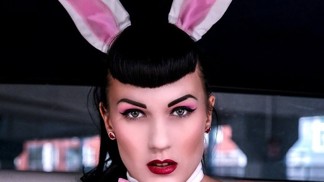 Podivný příběh Sandie Crisp: Postižená hvězda internetu se prý narodila na vrcholu ruského kola