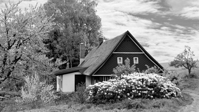 Za socialismu jsme byli doslova mistři světa v chalupaření. Úpravám svých malých rájů jsme věnovali všechno