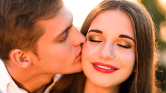 Horoskop lásky na duben 2021: Vodnáři budou tlačit na svatbu, Střelcům půjde jen o pletky