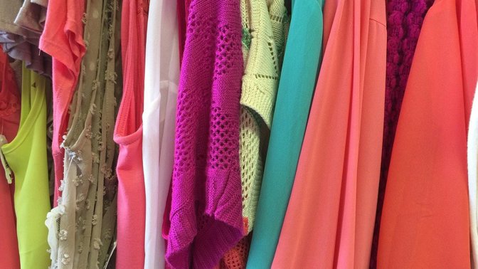 Pusťte do šatníku smršť pestrosti