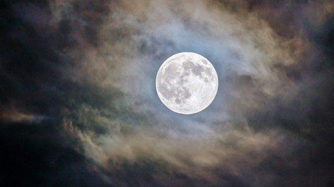 Podzimní úplněk ve znamení Ryb: Vzbudí zlost i pocit, že je ve vašem životě vše špatně