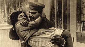 Stalin a jeho věrné ženy: Po diktátorově loži následovala záhadná úmrtí nebo gulag