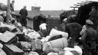 Kanada se v Osvětimi říkalo místu, kde vězňové přebírali majetek, jenž zůstal po zavražděných lidech. Nešlo tak "jen" o vraždu, ale o loupežnou vraždu, jak poznamenal Rudolf Vrba