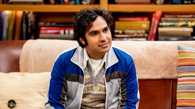 Poznali byste ho? Rajesh z Teorie velkého třesku vyměnil oholenou tvář za plnovous