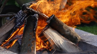 Pálení čarodějnic: Meteorologové prozradili, jaké bude počasí. A jaká jsou letos koronavirová pravidla?