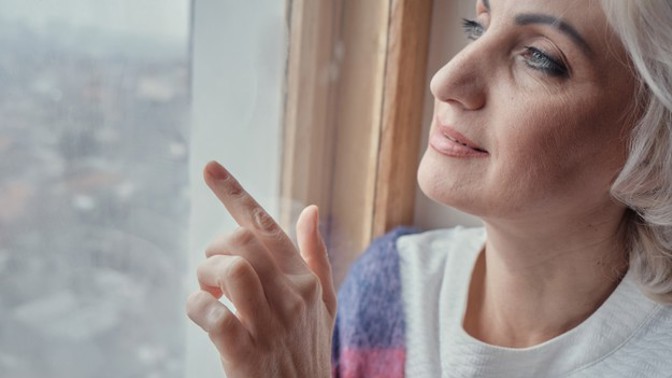 Zlata (46): Ode dne, kdy jsem u táboráku viděla záhadnou postavu, mě stíhá jedno neštěstí za druhým