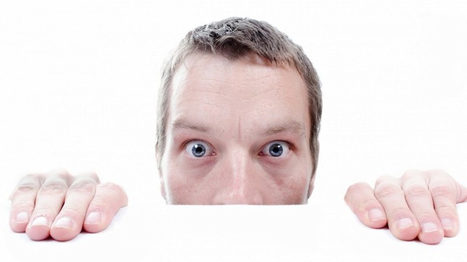 PORADNA: Přistihl jsem přítelkyni při holení, už mě nevzrušuje. Psycholožka radí, jak obnovit touhu