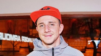 Proč se Jakub Štáfek fotil s miminkem nahý? Je to správná věc, říkají odborníci a vysvětlují důvod