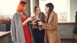 3 znamení zvěrokruhu, která jsou skvělým parťákem nad skleničkou vína