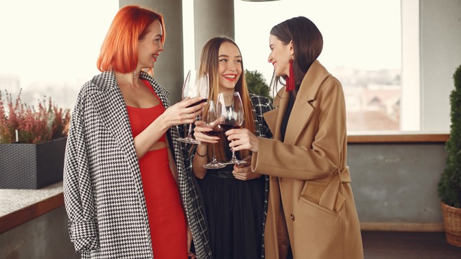 3 znamení zvěrokruhu, která jsou skvělým parťákem nad skleničkou vína