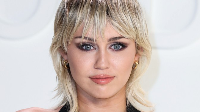 Velký návrat kadeřnictví: Tohle je 5 nejstylovějších účesů pro rok 2021 podle celebrit