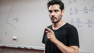 Nejlepší reakce na seriál Einstein - Případy nesnesitelného génia: Kotek jako retard s geny Poirota, Bonda a Cimrmana, říkají diváci