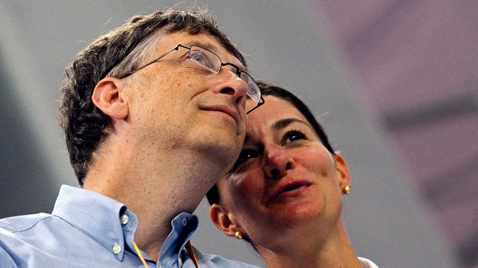 Rozvody po šedesátce: Proč podle odborníků házíme za hlavu desítky let manželství stejně jako Bill Gates