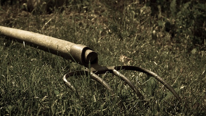 Děsivá vražda Charlese Waltona: Vrah ho k zemi přišpendlil vidlemi, myslel si, že je čaroděj