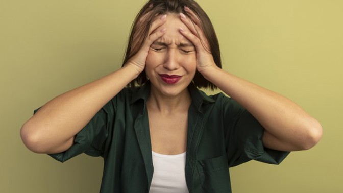 Naďa (35): Vzala jsem si chorobného sukničkáře. Chtěla bych od něj odejít, ale má mě v hrsti