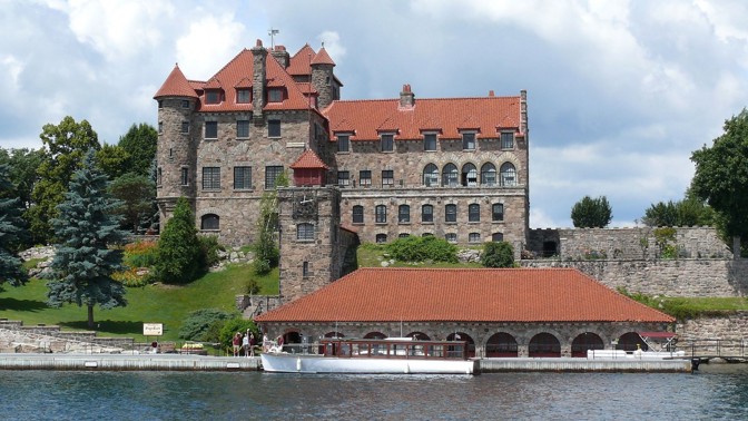 Singer Castle, nejzáhadnější hrad Ameriky: Výstřední boháč špehoval hosty skrz obrazy