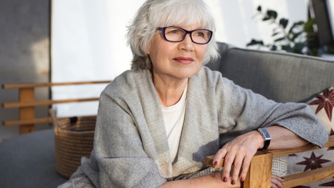 Jarmila (62): Ze snachy se vyklubala pěkná mrcha. Co provádí vnučkám a synovi, bych nepřála nikomu