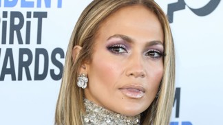 Jennifer Lopez ukázala na koncertě obrovský výstřih. Figuru má jako dvacítka