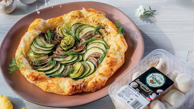Cuketový slaný koláč se žampiony a sýrem: Chutná svačinka do horkého počasí