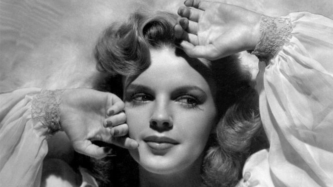 Trápení herečky Judy Garland: Co nejdéle musela vypadat jako dítě, držela drastickou dietu