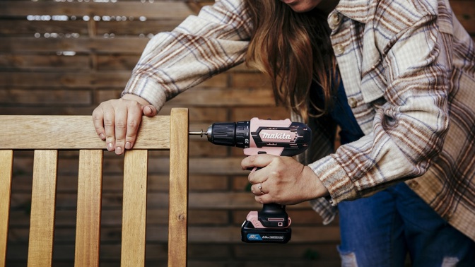 Zadáno pro ženy: Jak vybrat aku šroubovák
