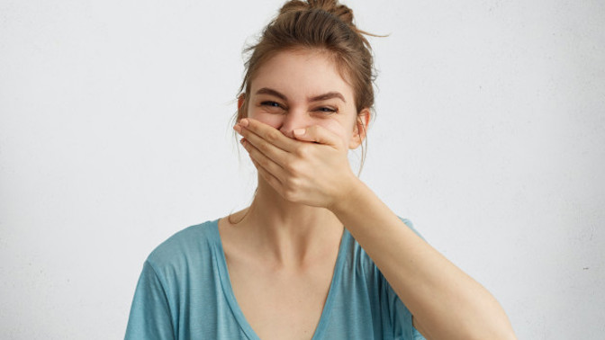 Aneta (26): Přítel neskousl, že je už v pětadvaceti téměř plešatý. Vymyslel si proto šílené řešení