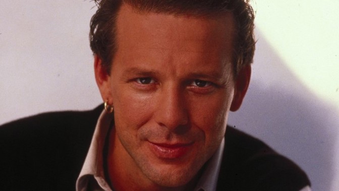 Idol žen Mickey Rourke: Proč dnes vypadá jako boxer, kterého každý zmlátil?